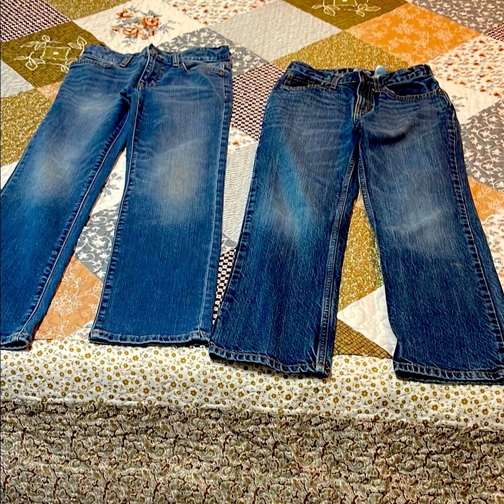 Old Navy and Bgosh selling as a set.  Boys size 10.